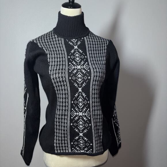 Obermeyer Sweaters - Obermeyer Women’s Wool Blend Sweater Size Medium Vintage Black And White